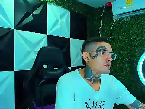 boy tatto777 online show from 18, 9, 2025