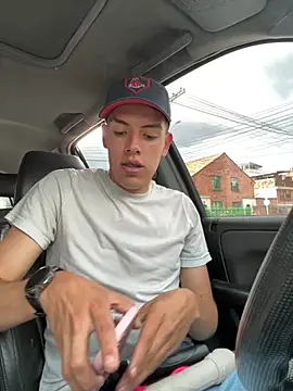 Snapshot of mattebret11 chatting on 18, 9, 2025 mattebret11 online show from 18, 9, 2025