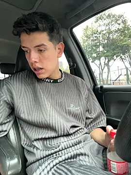 Snapshot of mattebret11 chatting on 24, 9, 2025 mattebret11 online show from 24, 9, 2025