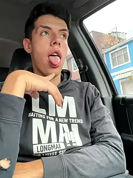 Snapshot of mattebret11 chatting on 26, 9, 2025 mattebret11 online show from 26, 9, 2025