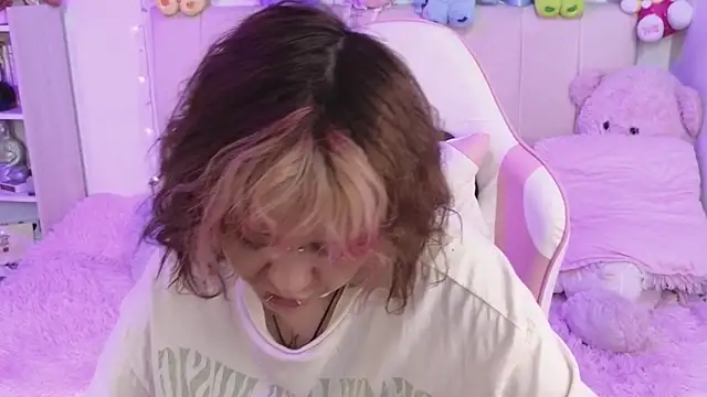 NekoWaifu online show from 28, 4, 2026