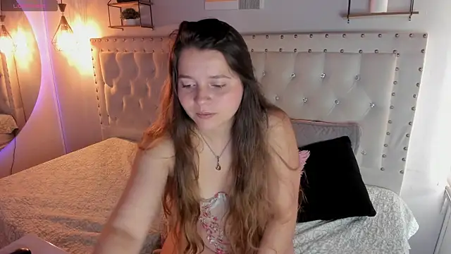 sophiee09  online show from 2, 12, 2025