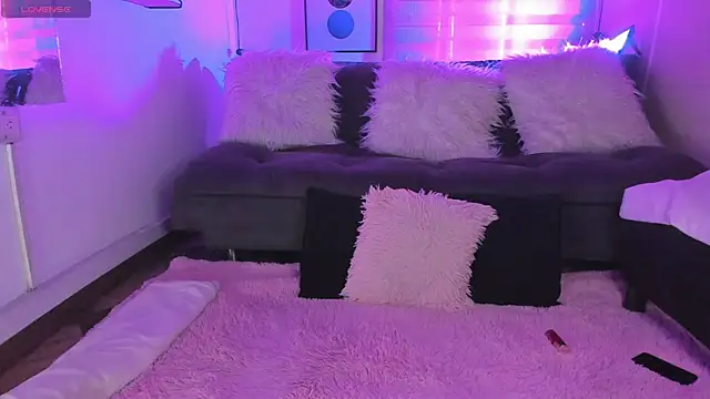 sophiee09  online show from 11, 4, 2026