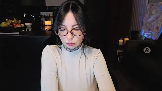 Snapshot of jeans-and-peach chatting on 3, 10, 2025 jeans-and-peach online show from 3, 10, 2025