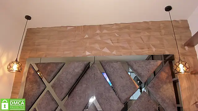 Scarlet  Jones  online show from 24, 11, 2025