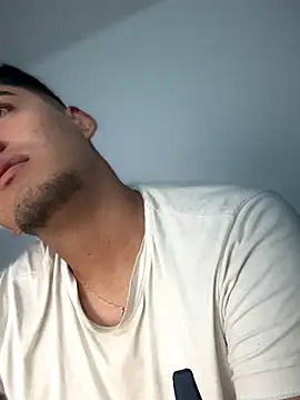 Snapshot of tomy_hot20 chatting on 16, 11, 2025 tomy hot20 online show from 16, 11, 2025