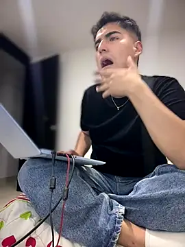 Snapshot of tomy_hot20 chatting on 25, 11, 2025 tomy hot20 online show from 25, 11, 2025