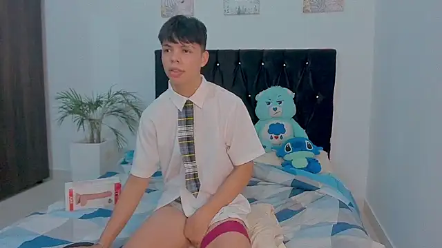 Zacktorres  online show from 14, 10, 2025