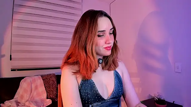 SarahCastillo  online show from 24, 10, 2025