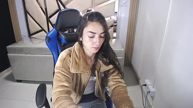 Maily a  online show from 27, 11, 2025