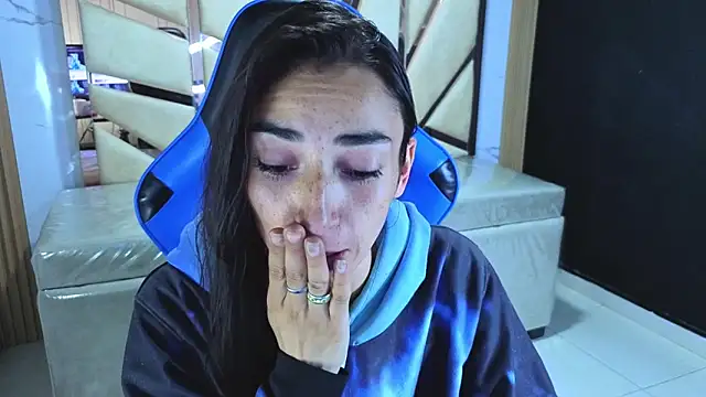 Maily a  online show from 10, 4, 2026