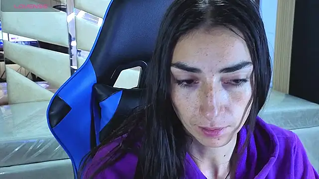 Maily a  online show from 12, 4, 2026