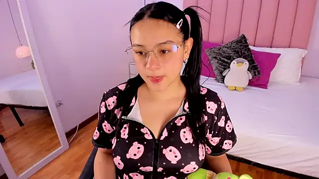 Amy Ferreira online show from 19, 11, 2025