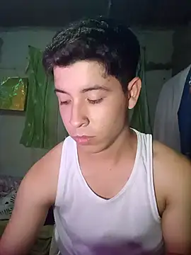 Snapshot of Max_Valenzue chatting on 17, 9, 2025 Max Valenzue online show from 17, 9, 2025