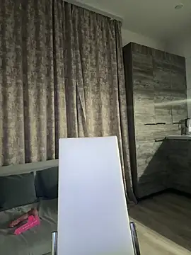 MissOyee online show from 3, 2, 2026