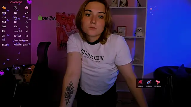 casey meow  online show from 24, 9, 2025