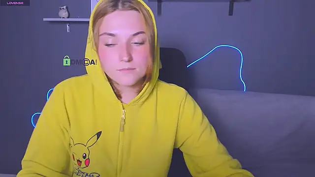 casey meow  online show from 29, 9, 2025