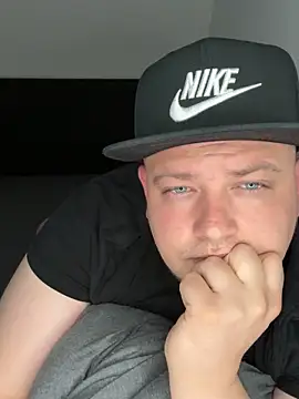 Snapshot of xXLustMolchXx chatting on 29, 9, 2025 xXLustMolchXx online show from 29, 9, 2025