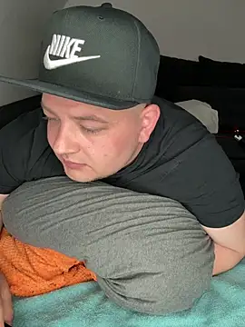 Snapshot of xXLustMolchXx chatting on 3, 10, 2025 xXLustMolchXx online show from 3, 10, 2025