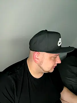 Snapshot of xXLustMolchXx chatting on 6, 10, 2025 xXLustMolchXx online show from 6, 10, 2025