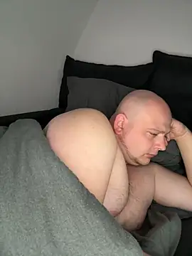 Snapshot of xXLustMolchXx chatting on 11, 10, 2025 xXLustMolchXx online show from 11, 10, 2025