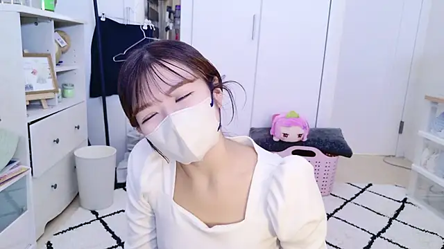 SatoYuri jp online show from 4, 10, 2025