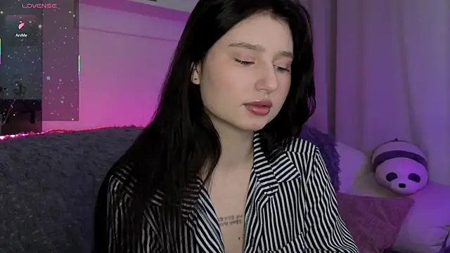  Lua   online show from 6, 4, 2026