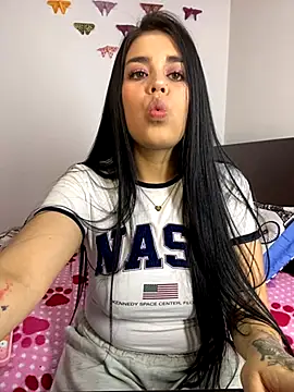 sophy whiite  online show from 24, 11, 2025