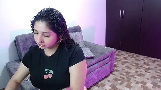 Snapshot of Gia_Dior chatting on 4, 6, 2026 Gia Dior online show from 4, 6, 2026