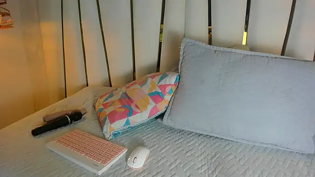 mia vy online show from 14, 1, 2026