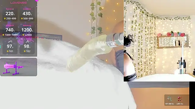 Ashley  Jones   online show from 25, 3, 2026