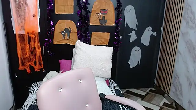 camilavargas  online show from 31, 10, 2025