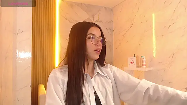 Snapshot of sophiadoll_tf chatting on 7, 5, 2026 sophiadoll tf online show from 7, 5, 2026