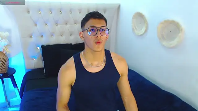 Snapshot of SalvadorFit chatting on 19, 9, 2025 SalvadorFit online show from 19, 9, 2025