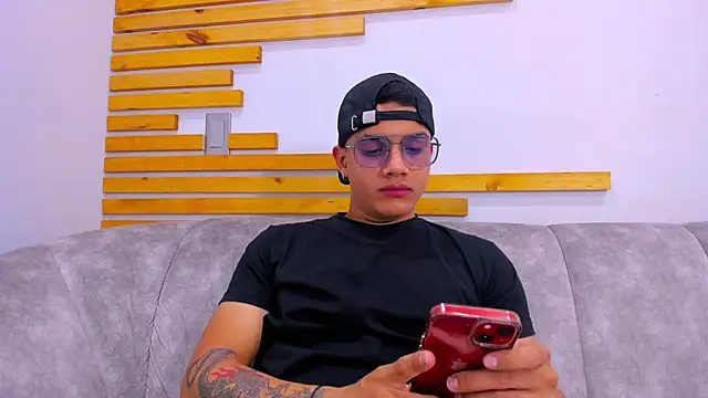 Snapshot of axel_vega chatting on 24, 9, 2025 axel vega online show from 24, 9, 2025