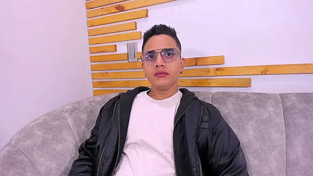 Snapshot of axel_vega chatting on 8, 10, 2025 axel vega online show from 8, 10, 2025