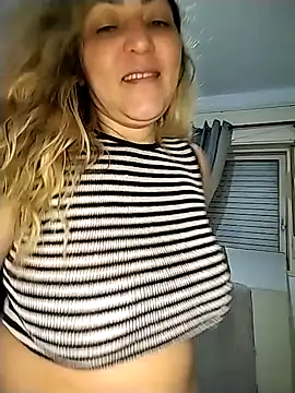 Lunita86 online show from 2, 11, 2025