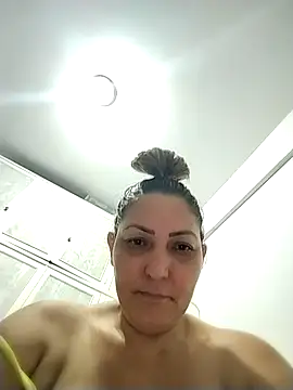 Lunita86 online show from 6, 3, 2026