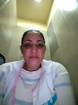 Lunita86 online show from 10, 4, 2026