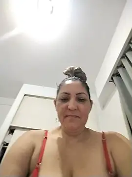 Snapshot of Lunita86 chatting on 5, 7, 2026 Lunita86 online show from 5, 7, 2026