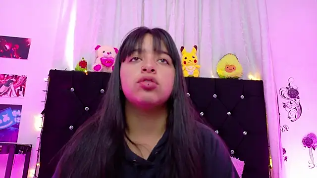 Snapshot of queen_salomme chatting on 17, 10, 2025 queen salomme online show from 17, 10, 2025