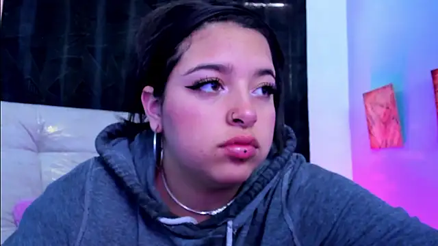 Snapshot of queen_salomme chatting on 29, 11, 2025 queen salomme online show from 29, 11, 2025