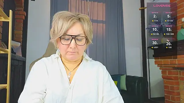 Marta Wils online show from 17, 11, 2025