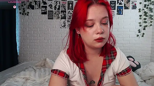 Snapshot of Bloom_Cherry chatting on 23, 9, 2025 Bloom Cherry online show from 23, 9, 2025