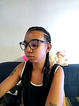 Suzanelee1 online show from 17, 9, 2025