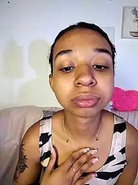 Suzanelee1 online show from 24, 10, 2025