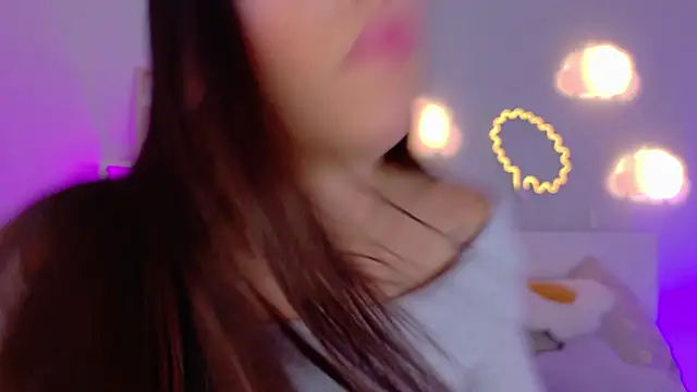 Snapshot of KeendraFox_ chatting on 31, 10, 2025 KeendraFox online show from 31, 10, 2025