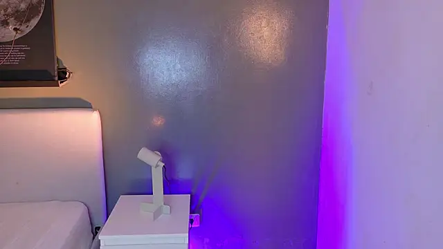 Snapshot of KeendraFox_ chatting on 27, 11, 2025 KeendraFox online show from 27, 11, 2025