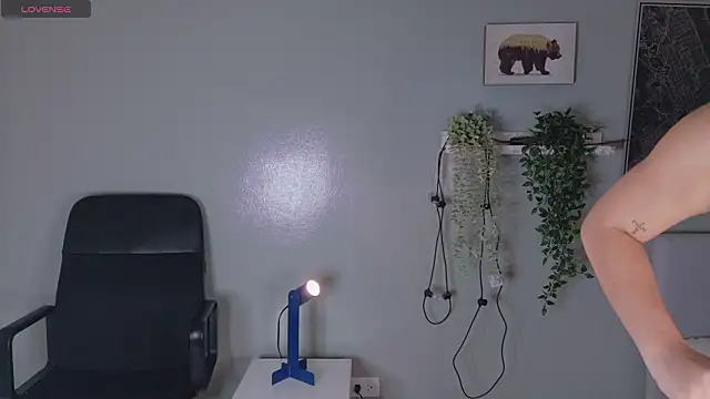 KeendraFox  online show from 2, 2, 2026