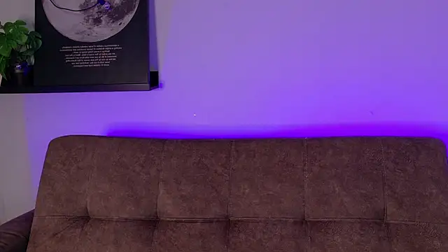 KeendraFox  online show from 18, 4, 2026